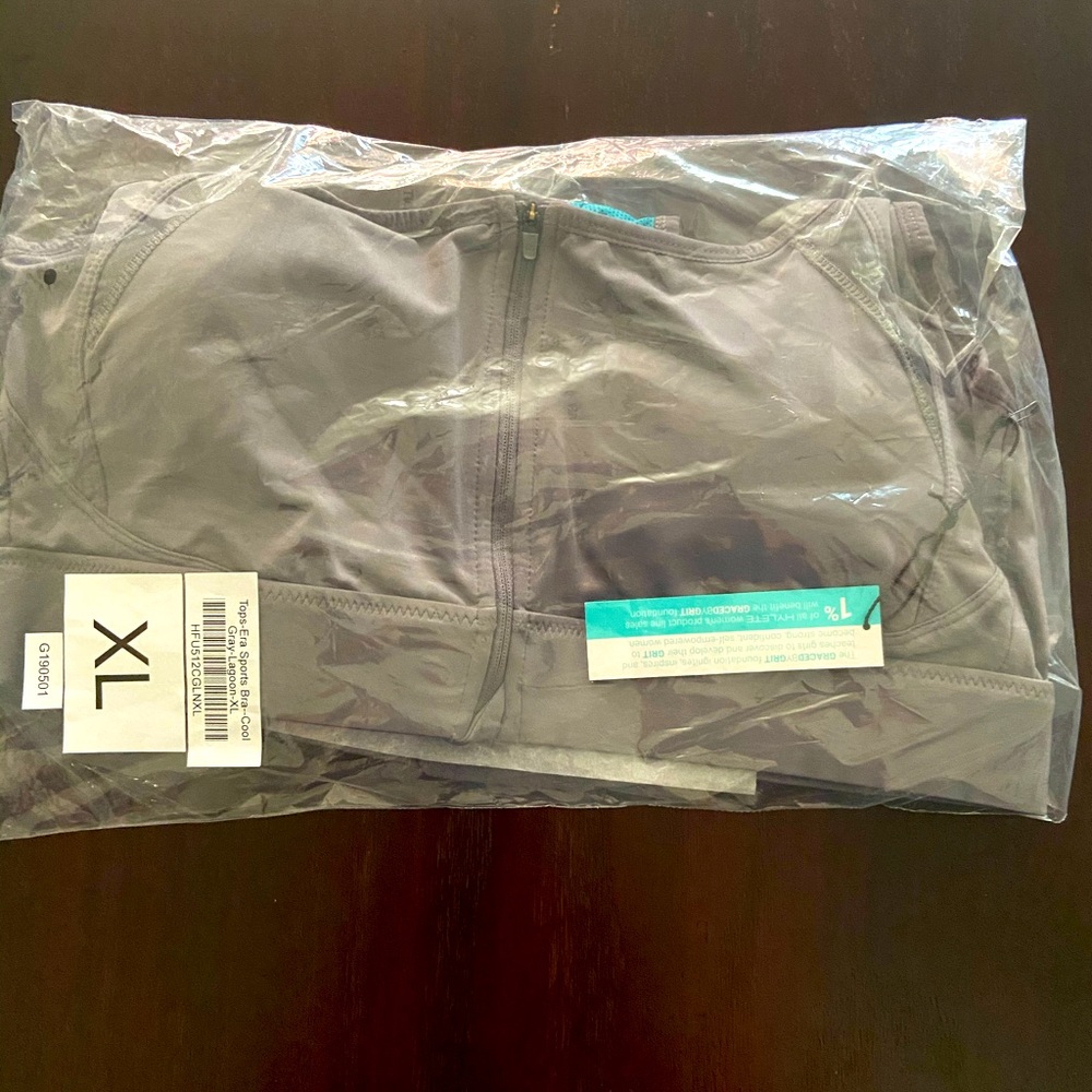 NWT Hylete Sports bra in XL